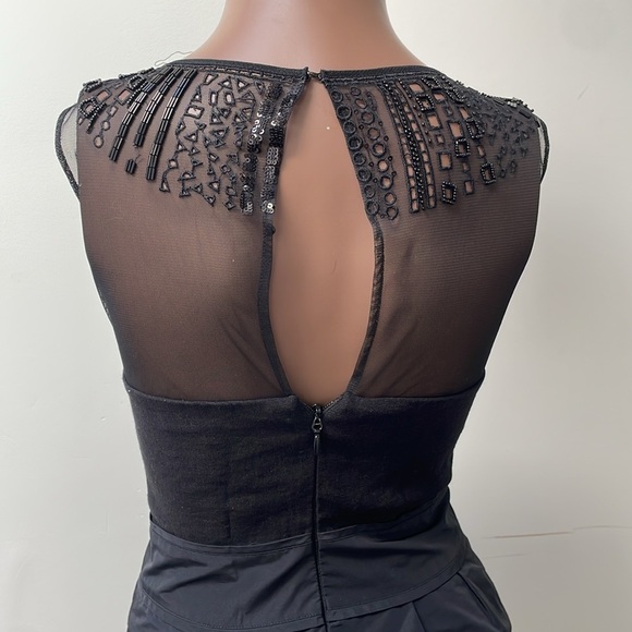 BCBGMaxAzria Mini Dress Beaded Sheath Bodycon Sleeveless Beaded Cocktail size 0 - Picture 7 of 10